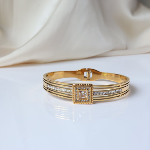 Brave 18K Gold Plated Bangle