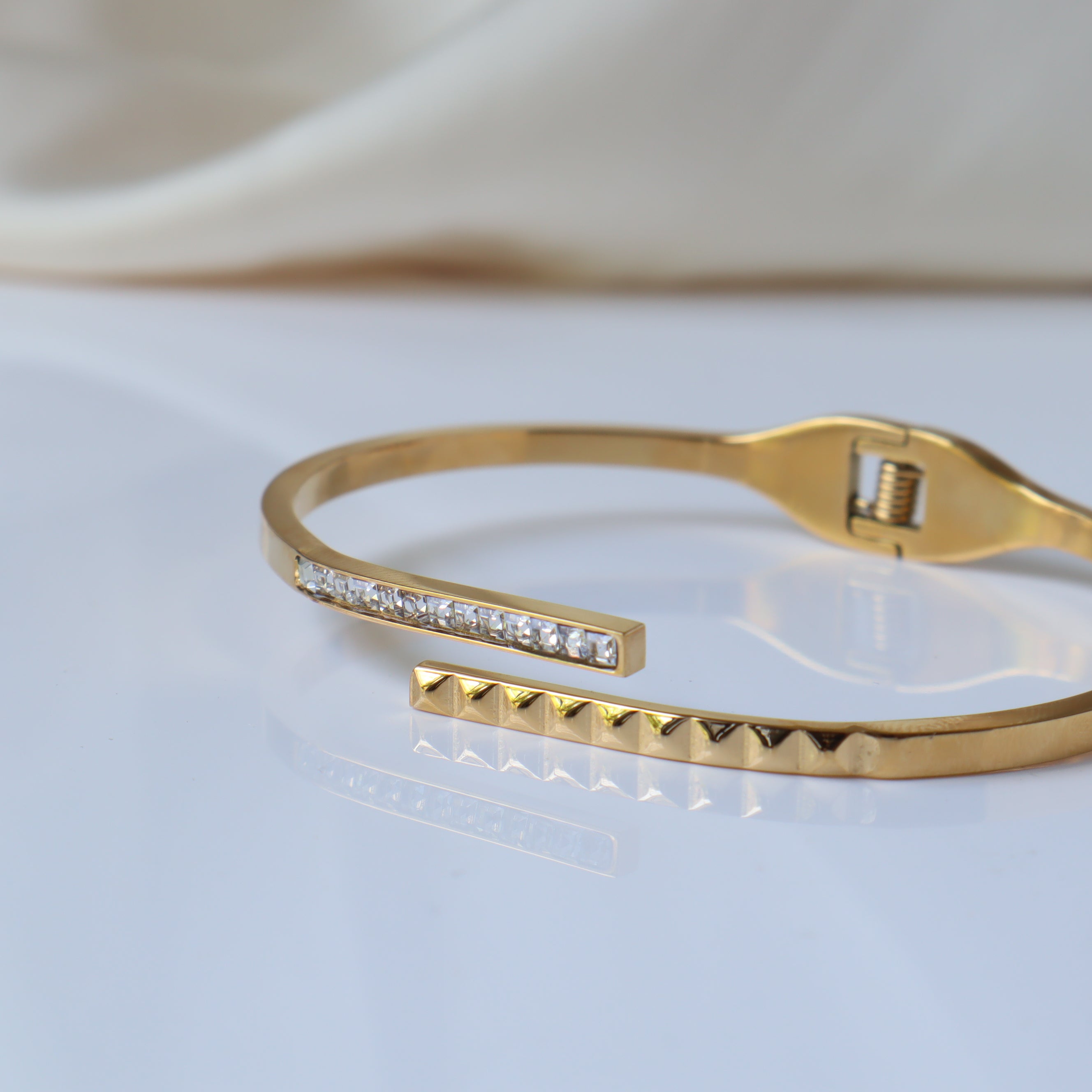 Brick Sleek 18K Gold Plated Bangle