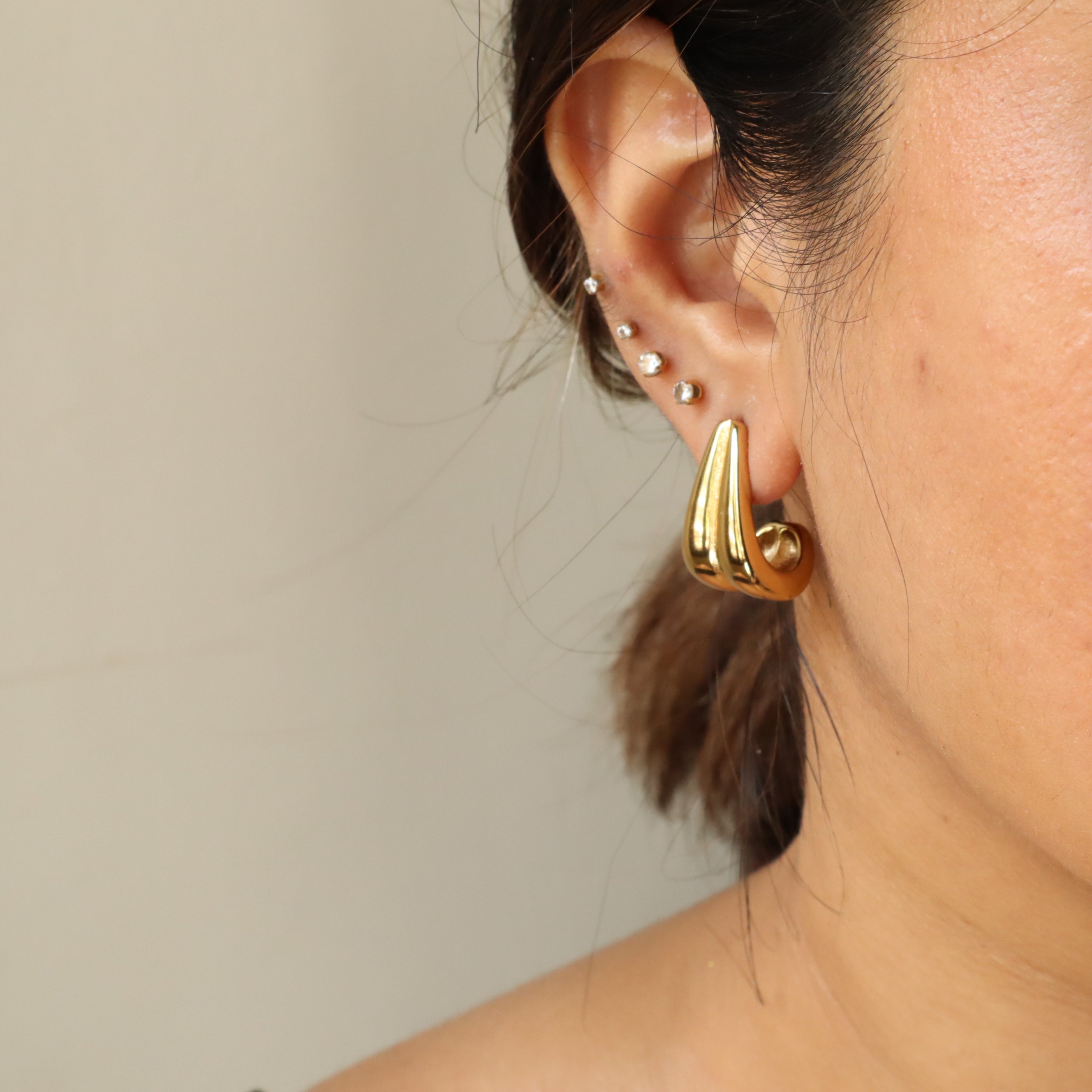 Curve Medium 18K Gold Plated Half Hoop Earrings
