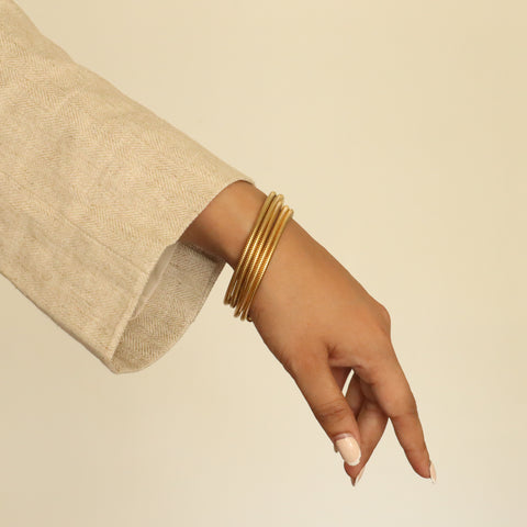 Sleek Spiral 18K Gold Plated Bangle